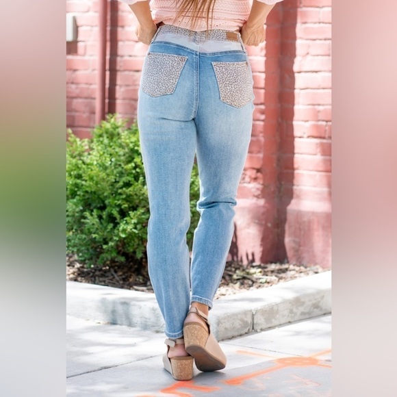 Judy Blue | Women's Cheetah Camo Block High Rise Slim Fit Jeans Size 27 - Picture 3 of 9